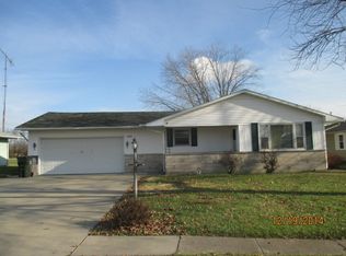 204 Sunset Blvd, Robinson, IL 62454