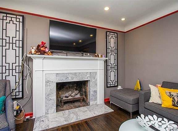 5th image of 24841 Cherry Hill St