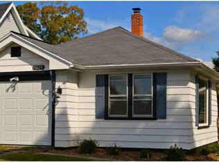 904 Division St, New London, WI 54961