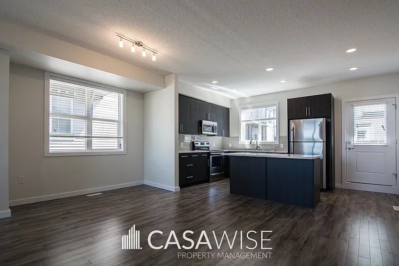 3 bed, 2.5 bath, 1462 sqft, $1,925 — Photo 2