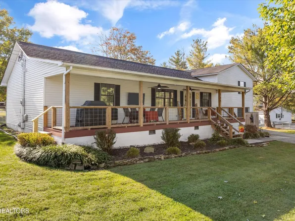 140 Ruth St, Corryton, TN 37721