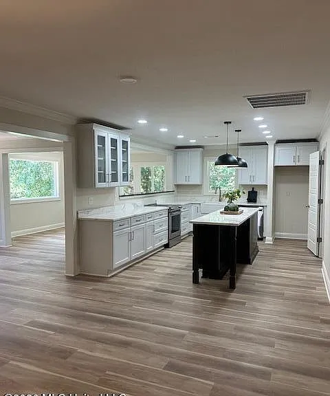 113 Forest St — Photo 8