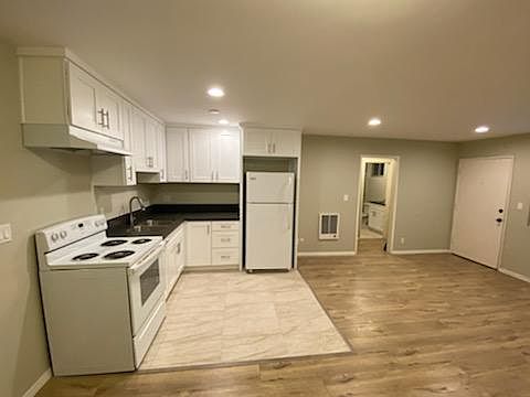 2nd image of 3224 Chapman St #20