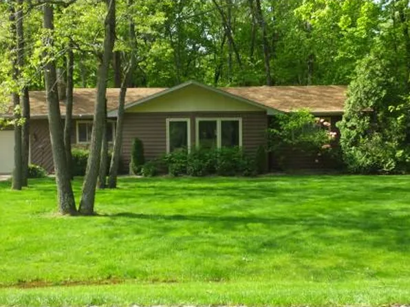 2114 Sarahs Ln, Charleston, IL 61920