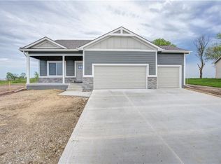 810 Sandstone Point, Waukee, IA 50263