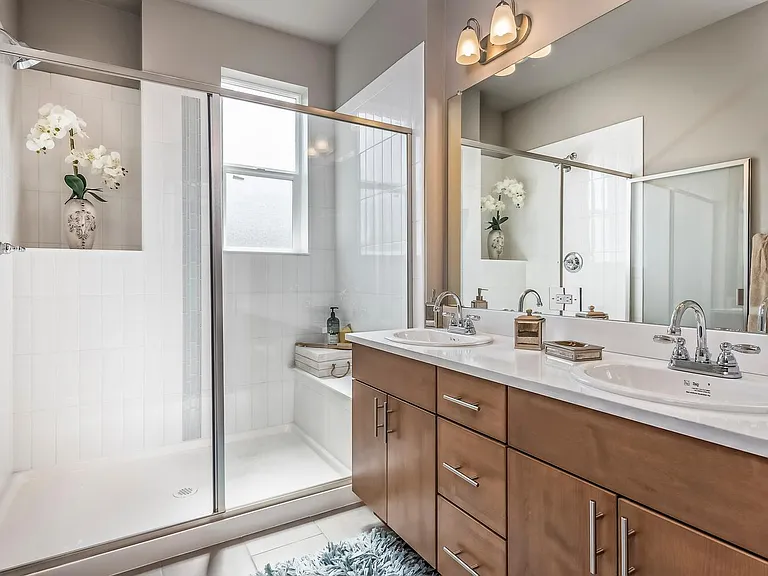 Willow Point Townhomes — Photo 10