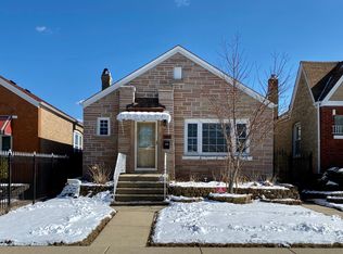 2821 N Mango Ave, Chicago, IL 60634