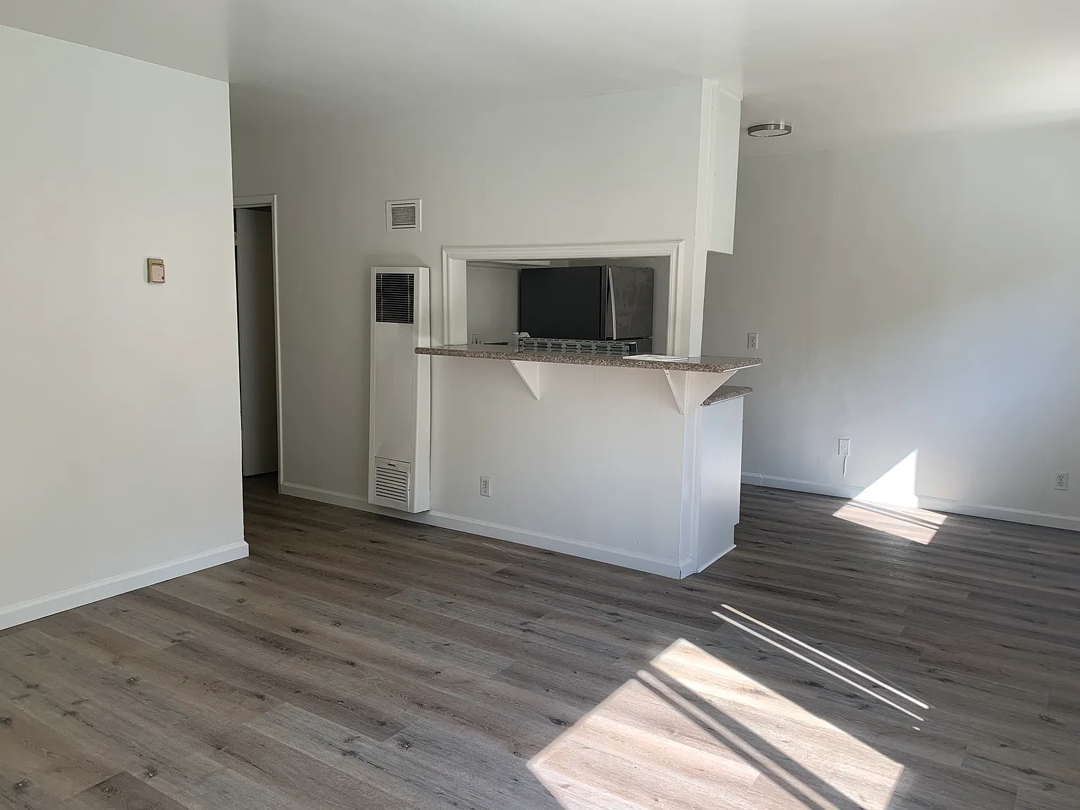2 bed, 729 sqft, $3,150 — Photo 3