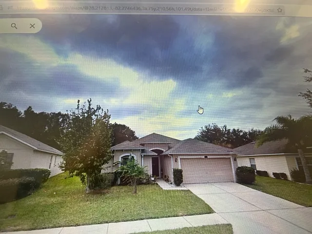Gorgeous Home With Open Floor Plan Available September — Photo 2