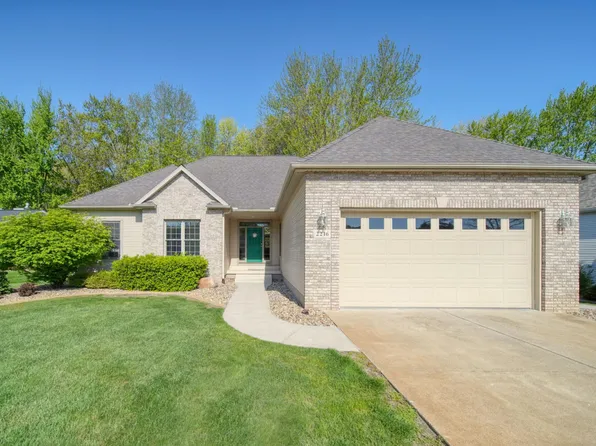 2216 Lake Wood Dr, Jackson, MI 49203