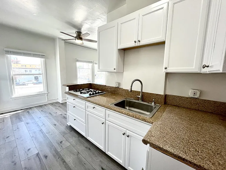 5613 Carlton Way #210 — Photo 10