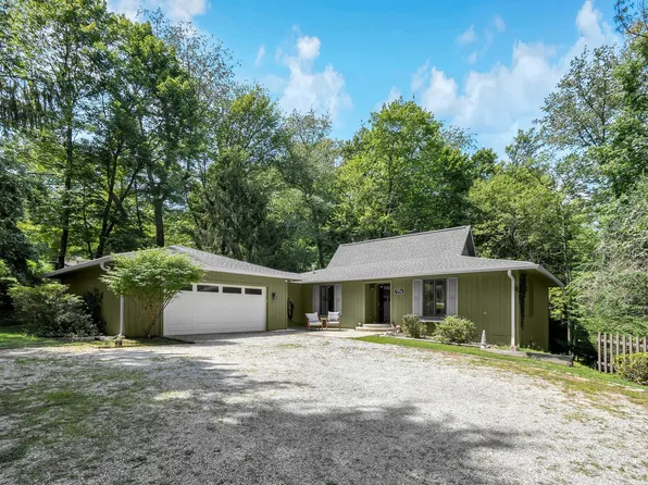 951 Golden Dr, Newark, OH 43055