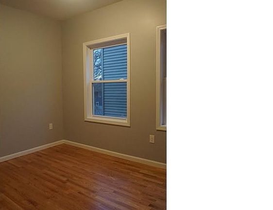 5th image of 37 Chelsea Ave