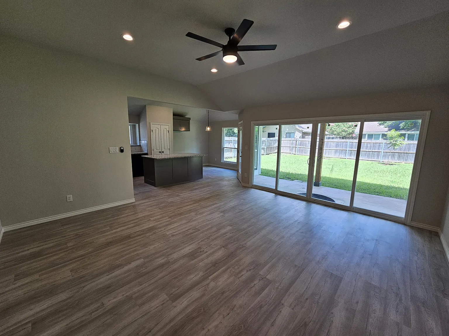 4 bed, 1799 sqft, $2,455 — Photo 2