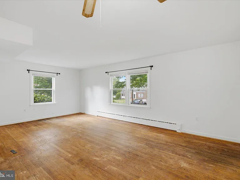 130 S 29th St #1 — Photo 3