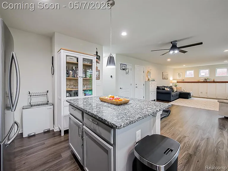 8640 Quincy Dr — Photo 7