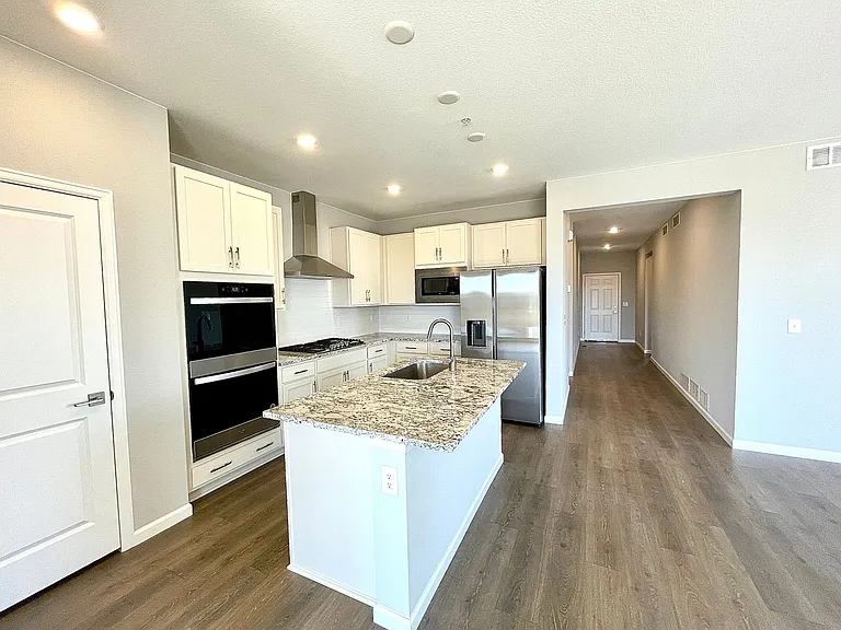 1733 Dancing Cattail Dr — Photo 7