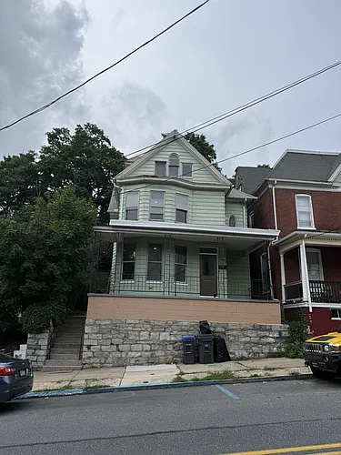 221 Pine St Photo 1