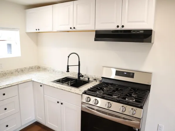 800 Quarter Horse St APT 15, Benson, AZ 85602