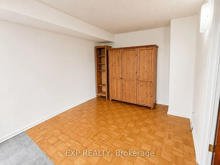 15 Maitland Pl #705 — Photo 7