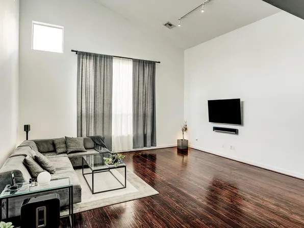 2930 Commerce St, Houston, TX 77003