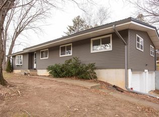 10080 School St, Gratiot, WI 53541