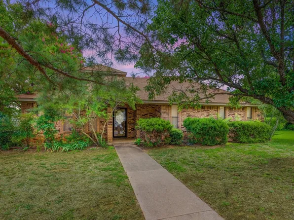 6420 Whitney Ct, North Richland Hills, TX 76182