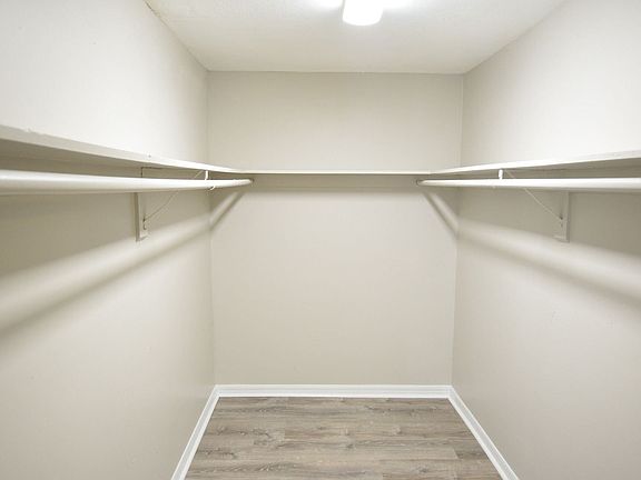 5th image of 3325 N Westmoreland Dr #8