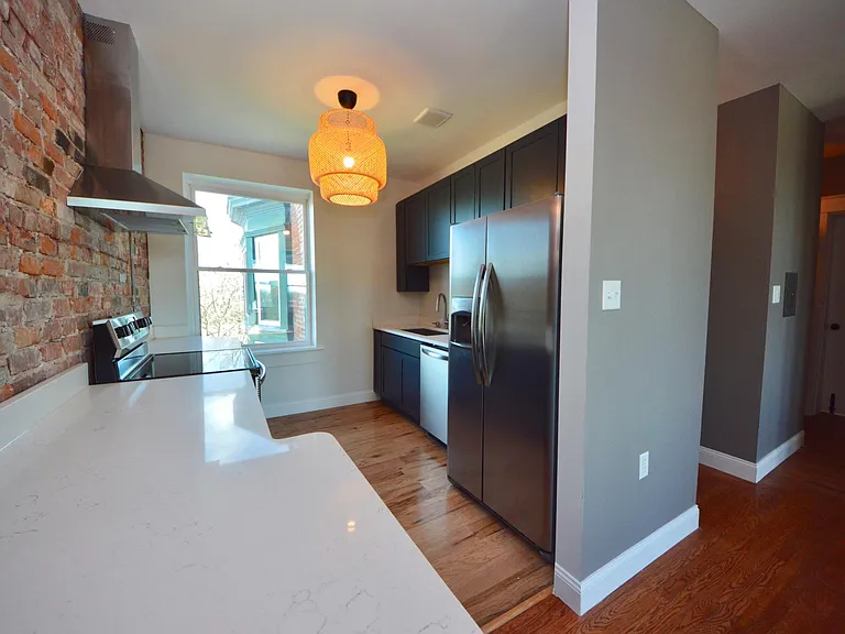 650 E McMillan St #5 — Photo 6