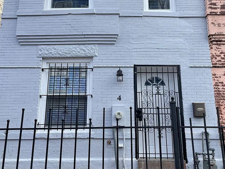 4 Hanover Pl NW — Photo 1