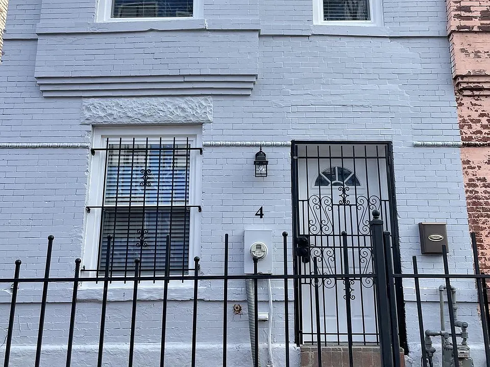 4 Hanover Pl NW