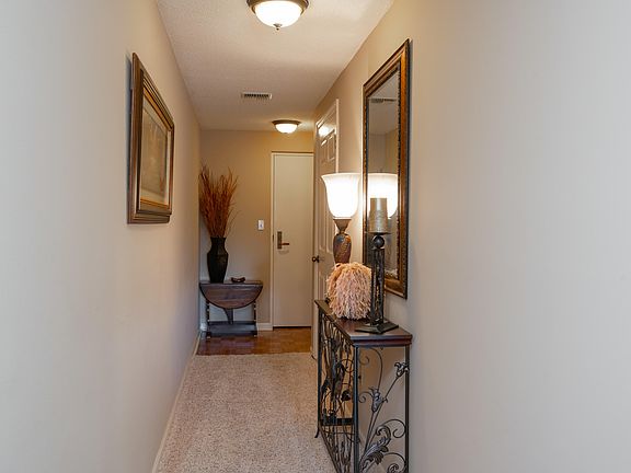 3rd image of 1585 Fort Henry Dr APT 4C