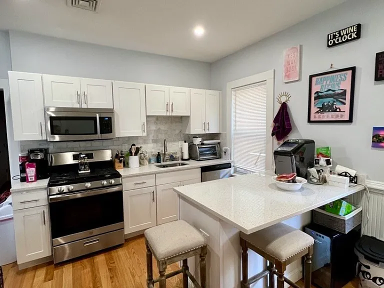 42 Moseley St #2 — Photo 3