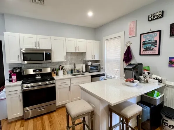 124 Boston St #3, Dorchester, MA 02125