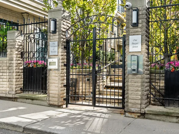 1 Baxter St #2, Toronto, ON M4W 3W1