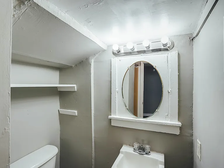 1316 Enfield Ave — Photo 19