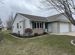 2220 Cappaert Rd, Manitowoc, WI 54220