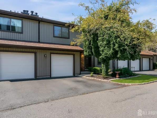 208 Henderson Ct, Matawan, NJ 07747