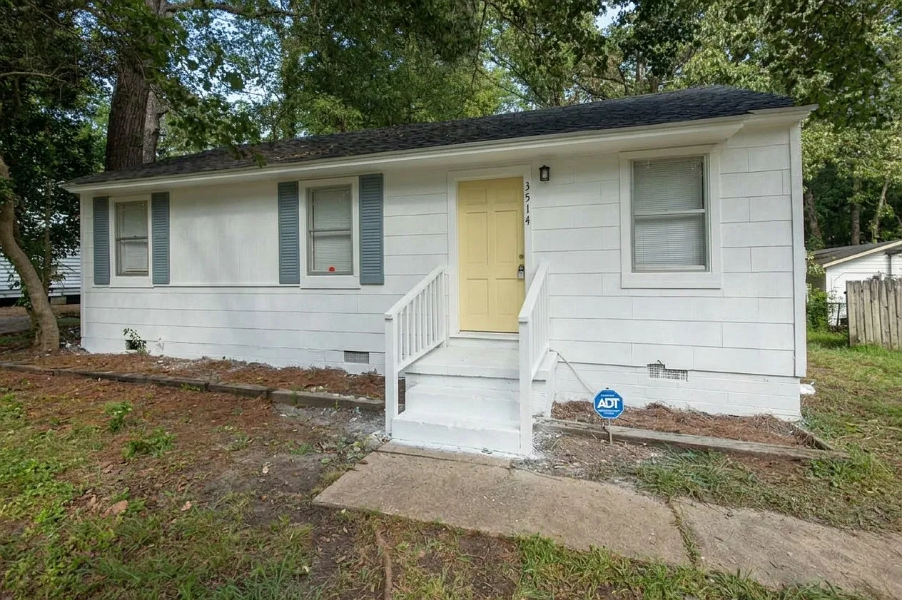 3 bed, 1200 sqft, $1,000 — Photo 1