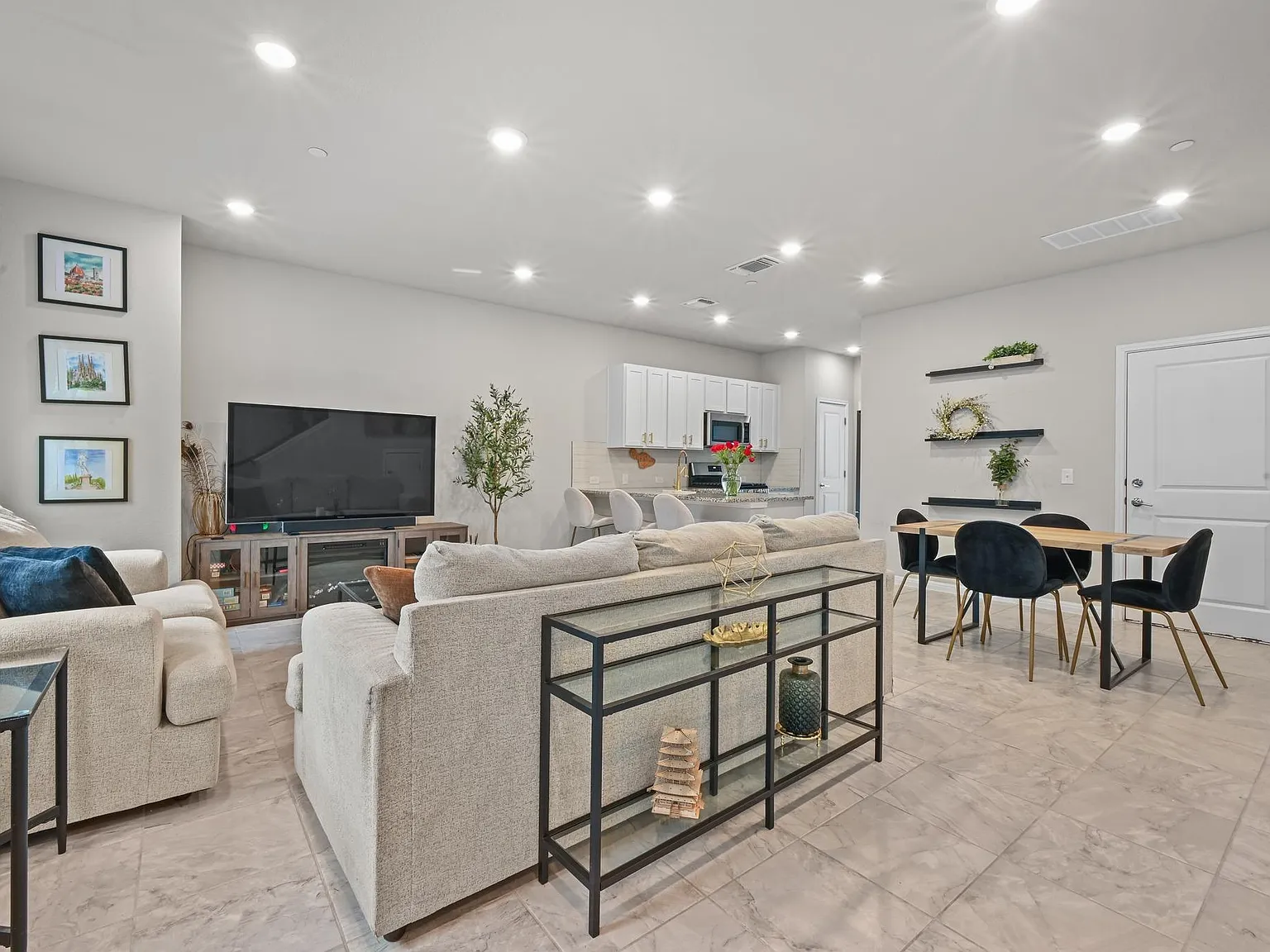 2 bed, 2.5 bath, 1340 sqft, $1,950 — Photo 3