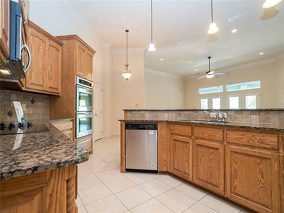 5th image of 6715 Westover Dr