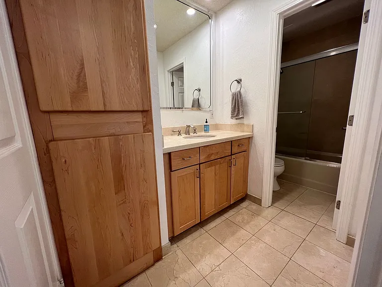 2700 Le Conte Ave #204 — Photo 8