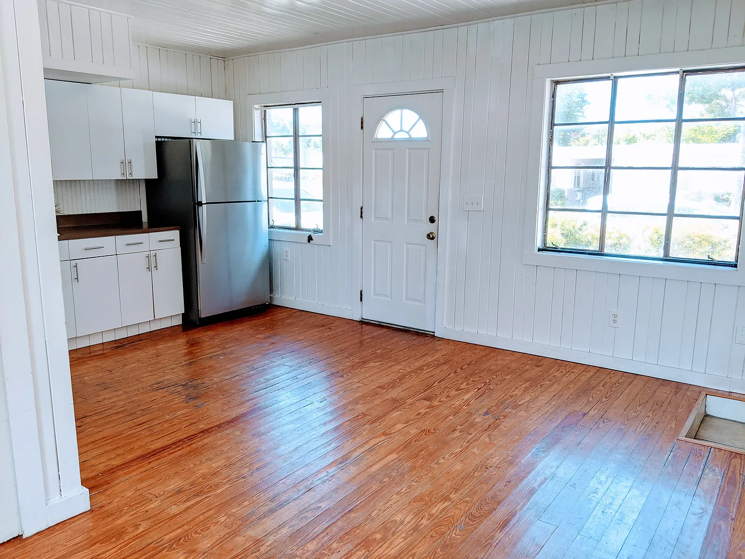 North St. Pete Duplex- 2 Bed/2 Bath - Available 10/13 - $2150/Month — Photo 3