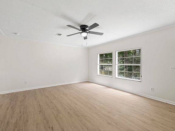 4th image of 176 Pleasant Trl