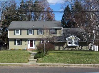 745 Stonehouse Rd, Moorestown, NJ 08057