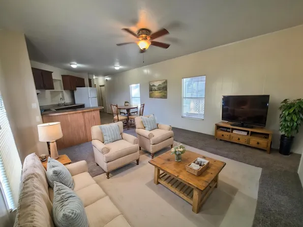 775 Steele Rd, Alvin, TX