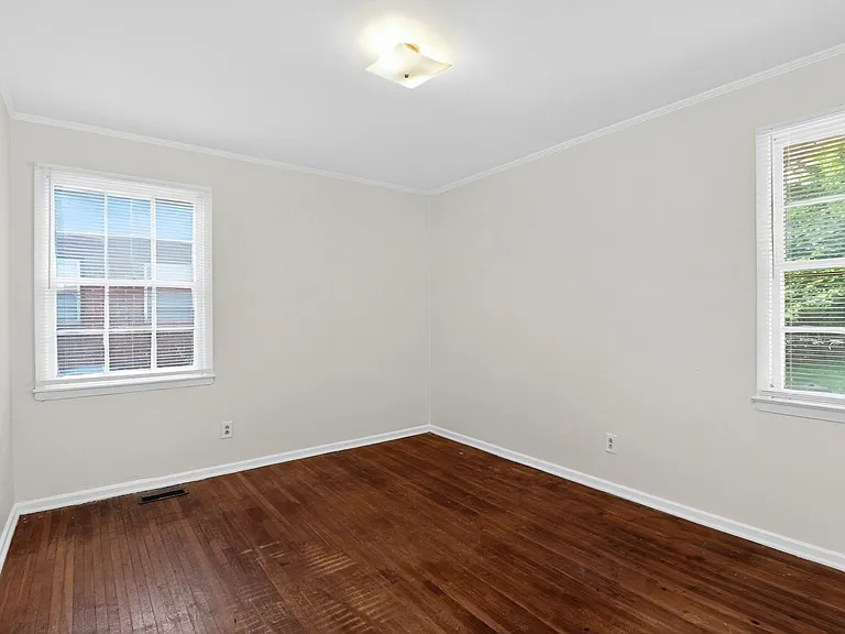 1813 Lasalle St — Photo 9