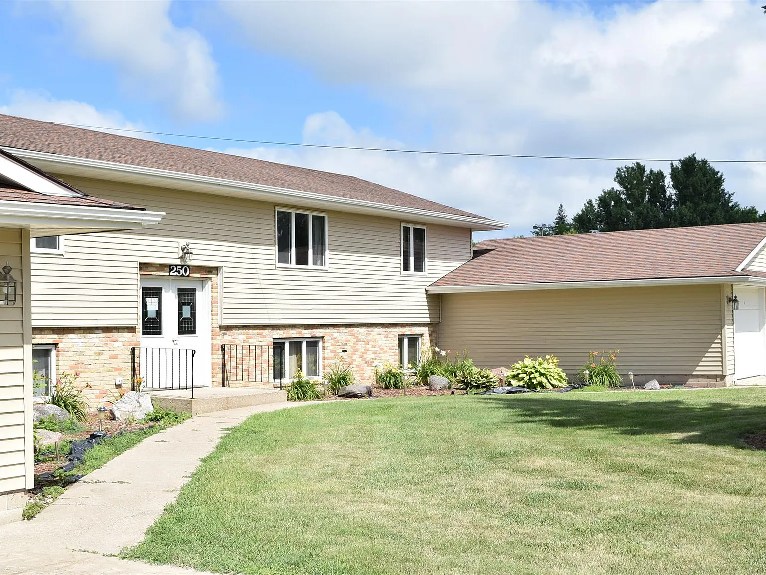 Wells 4-Plex Wells MN — Photo 2