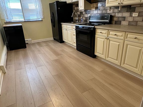 2nd image of 5605 W Goodman St #6