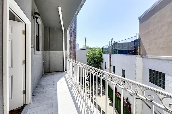 Rented by Compass | media 26